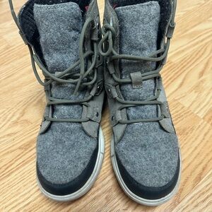 Sorel Black and Green Waterproof Boots